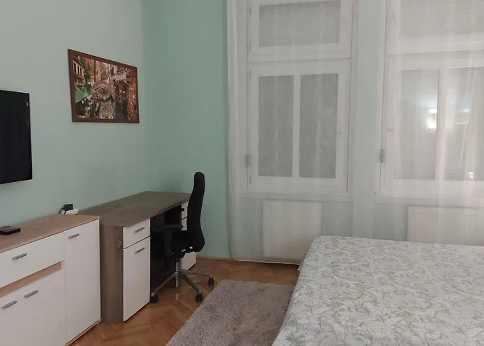 Monica's Апартаменты Сегед